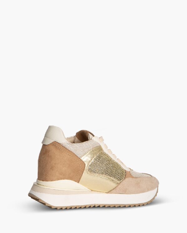 Zapatilla Corina con cuña interior