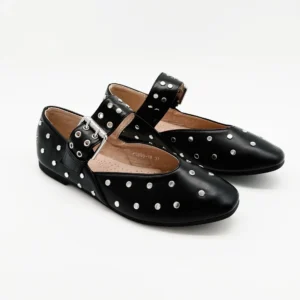 bailarina negra tachuelas