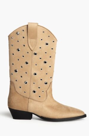 Bota media caña tachuelas