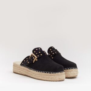 Zueco negro tachuelas