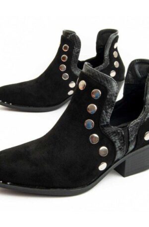 Botín campero abierto con tachuelas